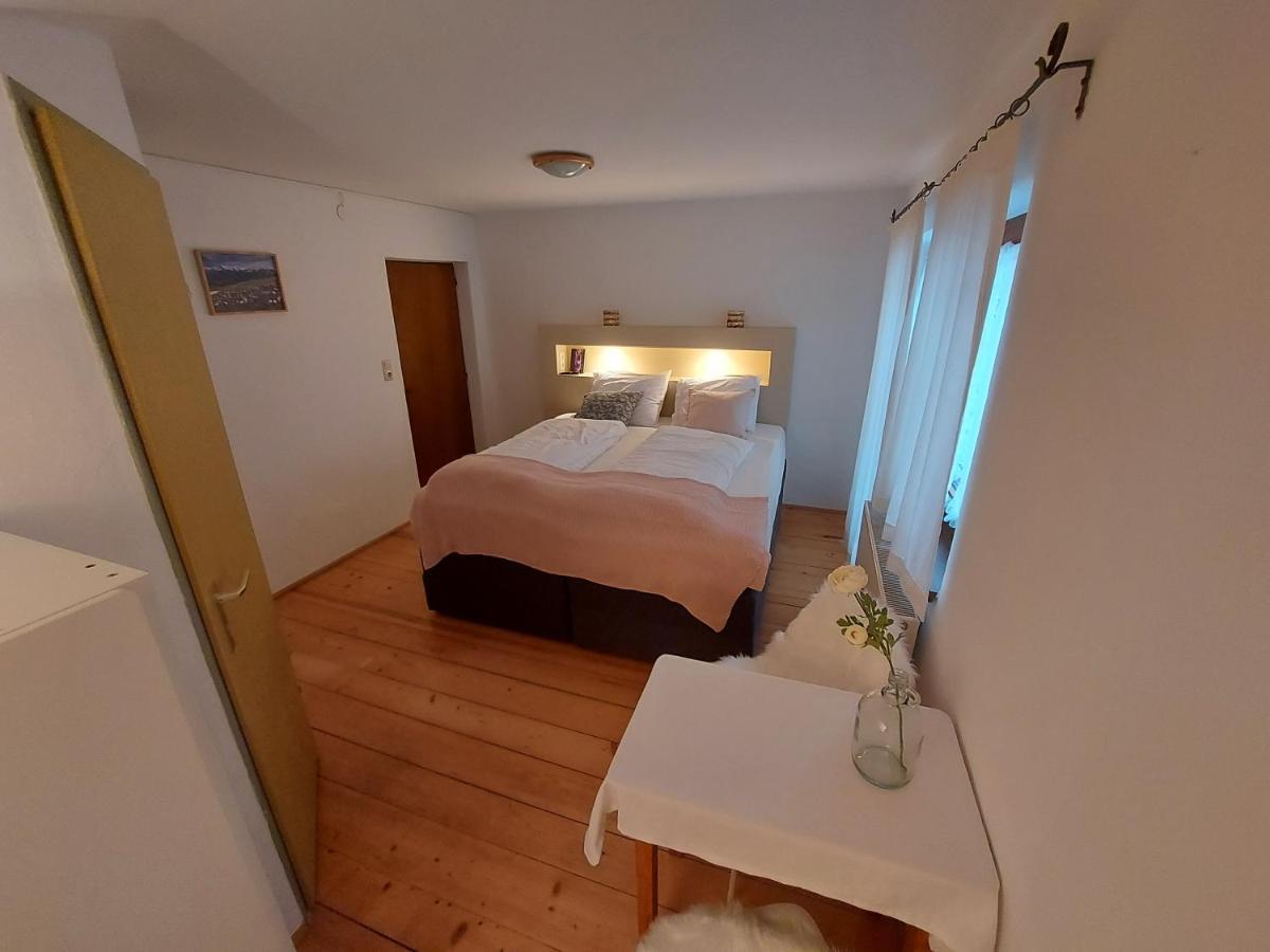Zum Schneider Bed and Breakfast Finkenberg Exteriör bild