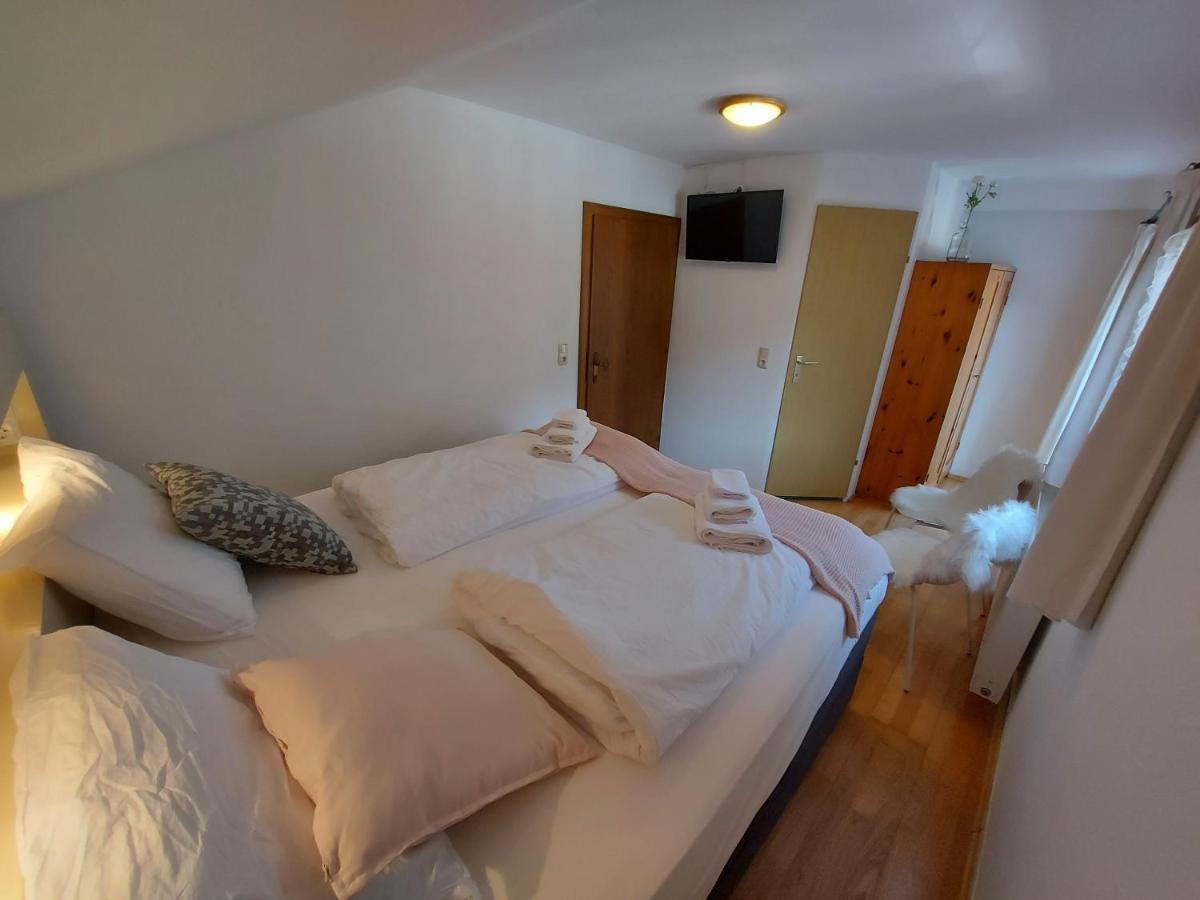 Zum Schneider Bed and Breakfast Finkenberg Exteriör bild