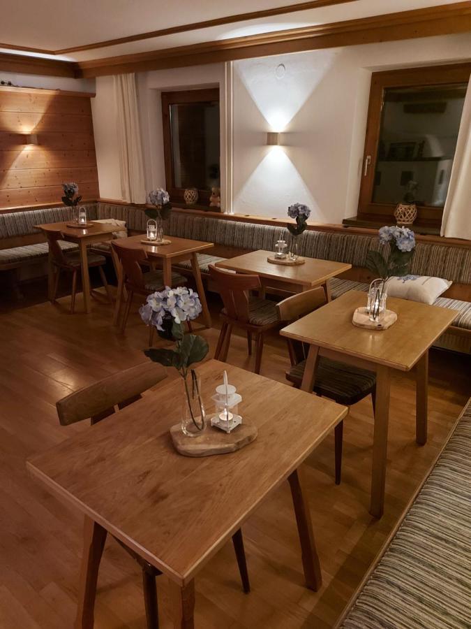 Zum Schneider Bed and Breakfast Finkenberg Exteriör bild
