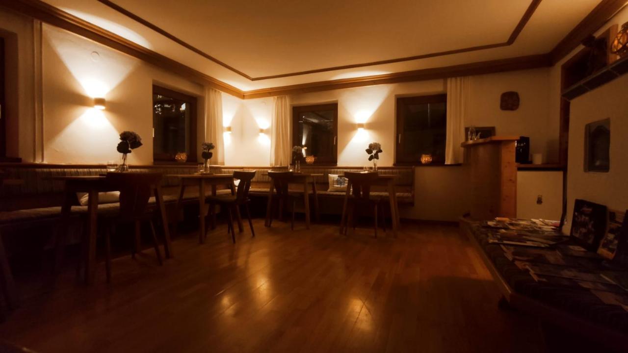 Zum Schneider Bed and Breakfast Finkenberg Exteriör bild