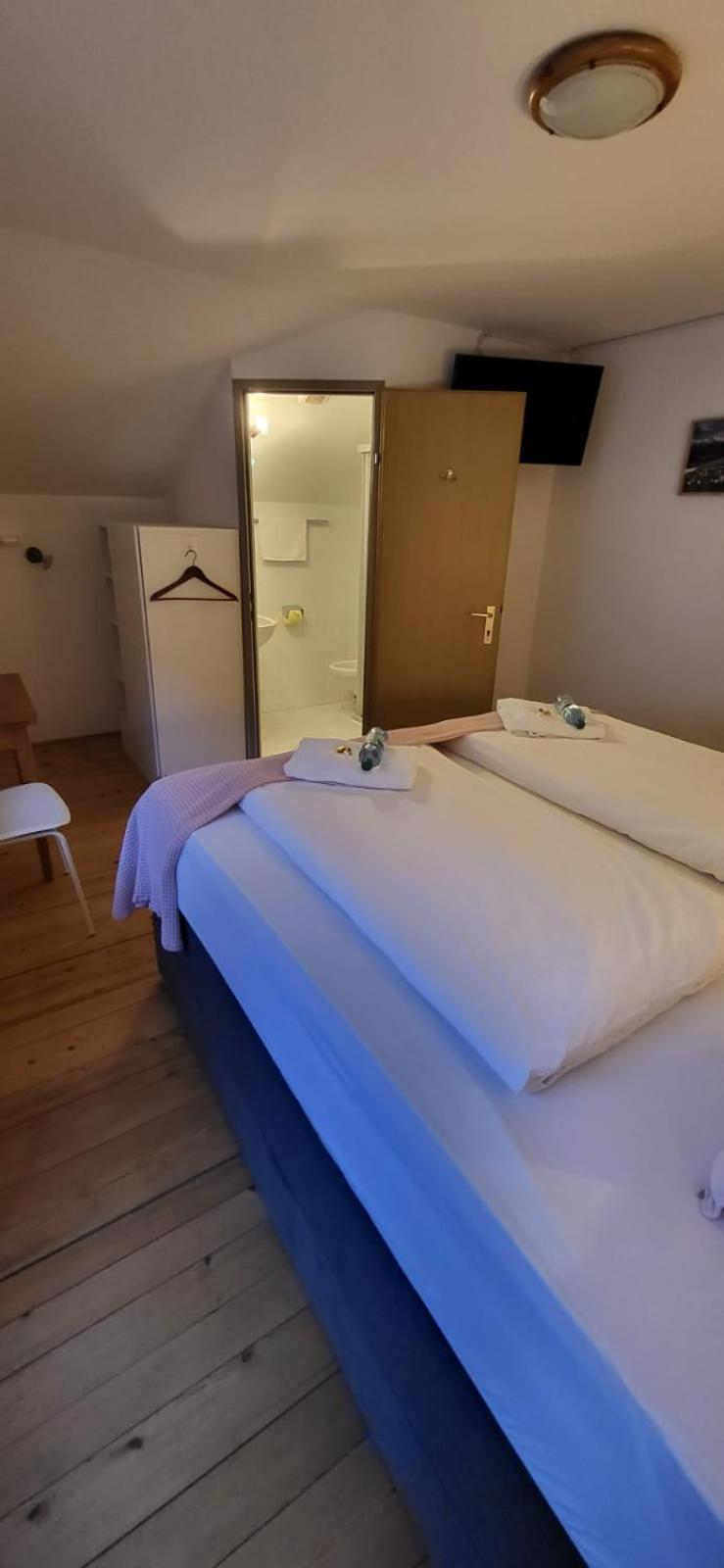 Zum Schneider Bed and Breakfast Finkenberg Exteriör bild