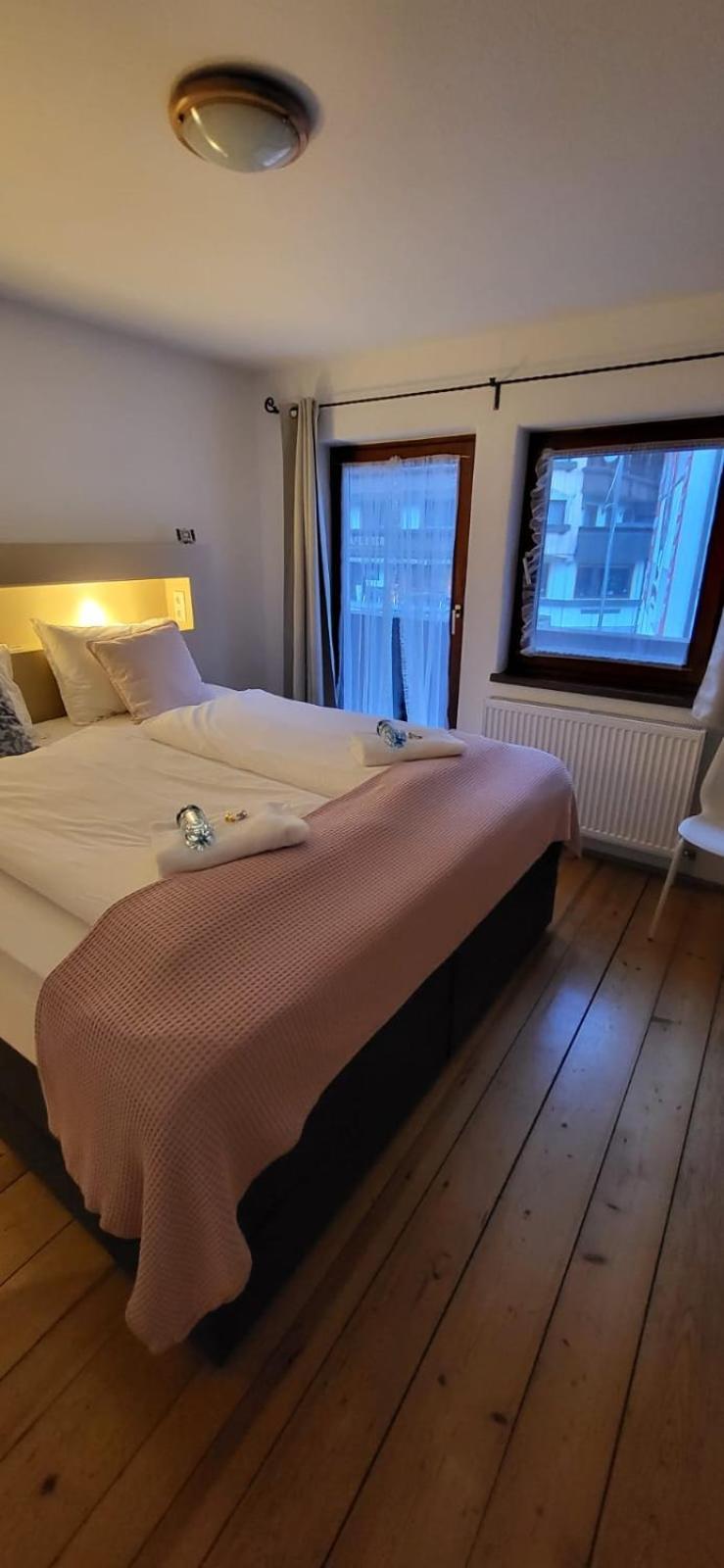 Zum Schneider Bed and Breakfast Finkenberg Exteriör bild